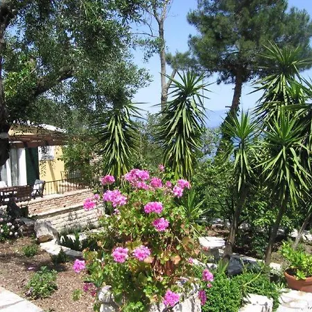 Nikatsas No 5 Holiday home Kerasa